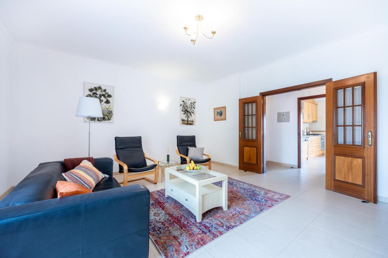 Sunny & Light 2-bedroom Appartement *