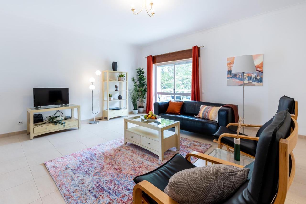 Sunny & Light 2-bedroom * Lagos